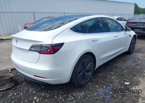 2020 Tesla Model 3 Standard Range Plus Rear-Wheel Drive/Standard Range Rear-Wheel Drive z USA, uszkodzony, nr VIN 5YJ3E1EA7LF706944